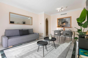 Luminous apartment Puerto Banus, 2 bedrooms and parking